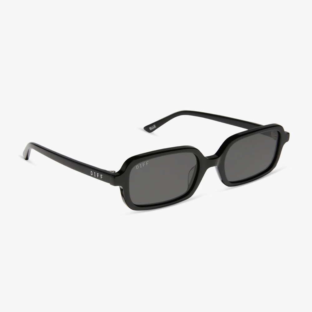Aspyn Ovard Elle Sunglasses | DIFF Eyewear | Black Grey